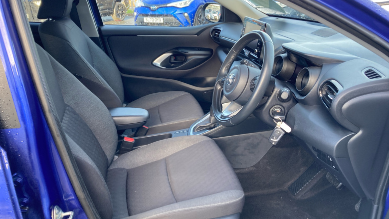 Toyota Yaris 1.5 Hybrid Design 5dr CVT Hybrid Hatchback